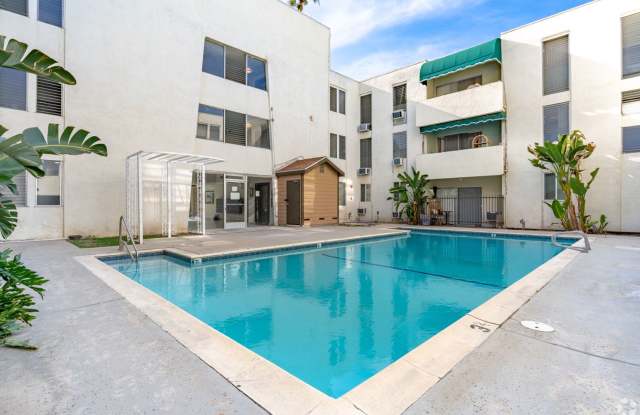 Tarzana Five Apartments Gallery 3