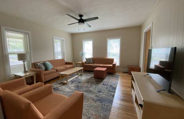 1202 Memorial Avenue Gallery 2