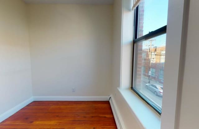 15 Linden St. Gallery 3