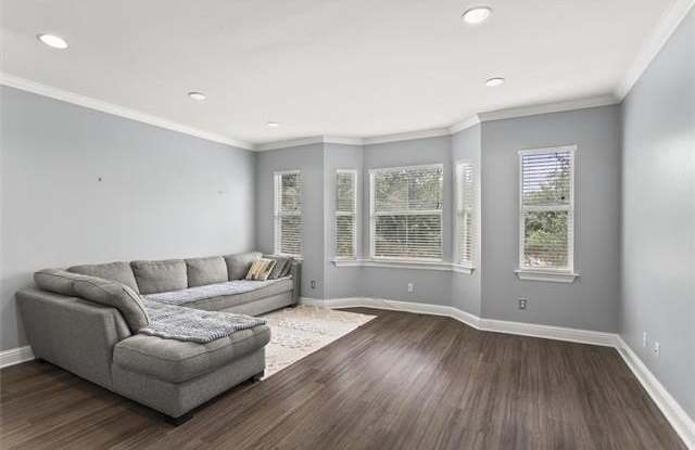 1436 LAKE Avenue Gallery 4