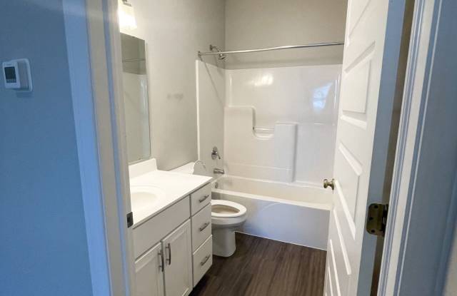 Emhardt Apartments Gallery 4