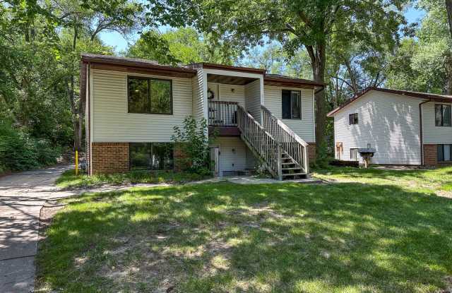 South Franklin Apartments - 315 South Franklin Avenue, Ames, IA 50014