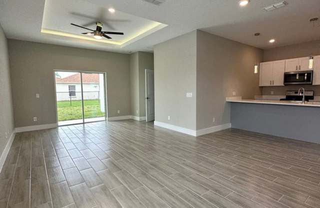 Comfort, Convenience & Style – Inviting 3-Bedroom Kissimmee Home with Covered Patio! Gallery 4