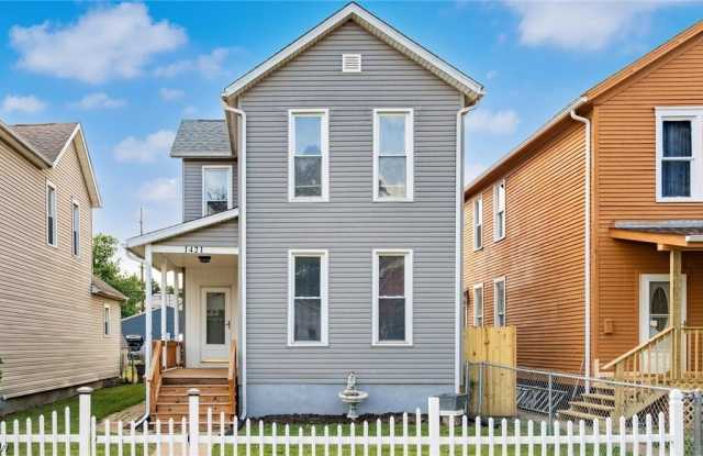 1421 Central Avenue Gallery 2