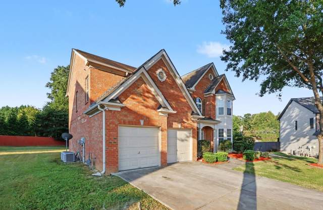 Well Maintained 4BR/2.5BA Home Near Camp Creek Pkwy! Gallery 4