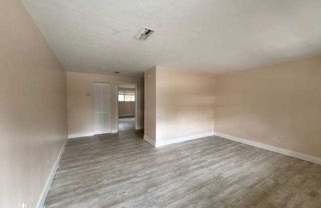 6107 SW 11TH PL photos photos