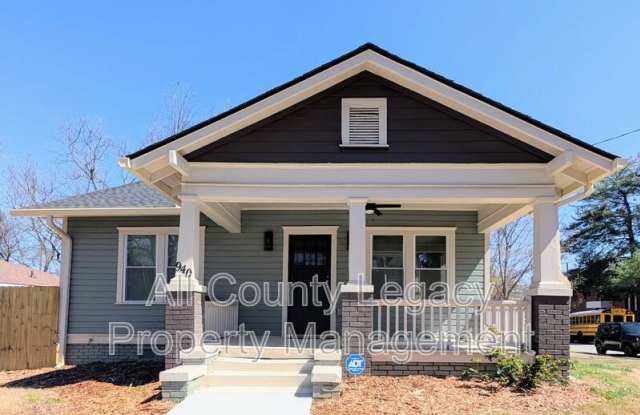 940 Martin St SE photos photos