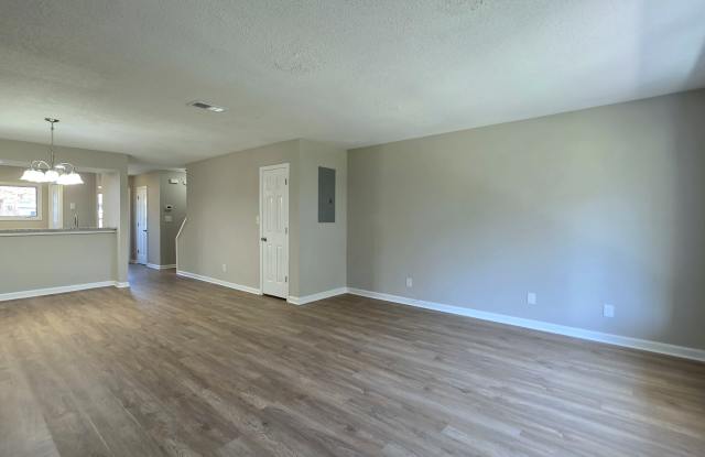409 Garden Dr Gallery 4
