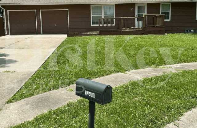 13400 Oakland Avenue - 13400 Oakland Avenue, Grandview, MO 64030