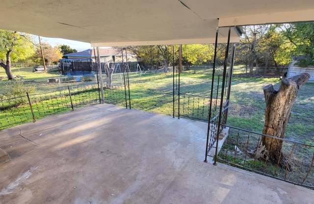 2305 Post Oak Avenue Gallery 2