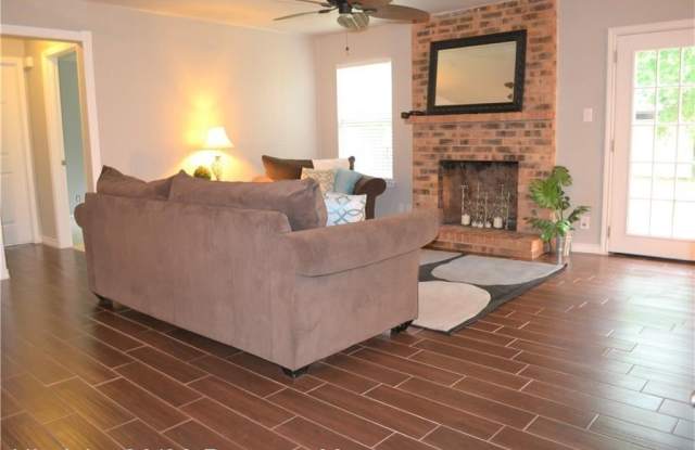 1603 Frontier Trail Gallery 3