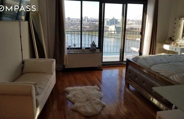 25-40 Shore Boulevard photos photos