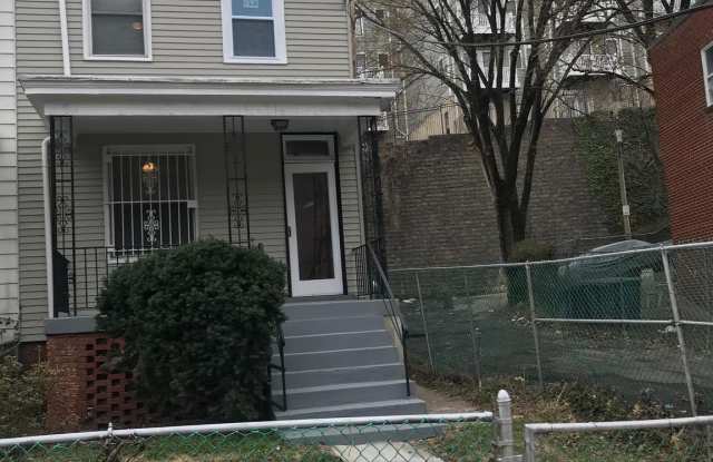 1377 MORRIS ROAD SE photos photos