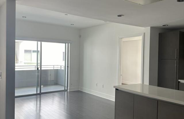 2 Bedroom 2 Bathroom Condo for rent Gallery 4