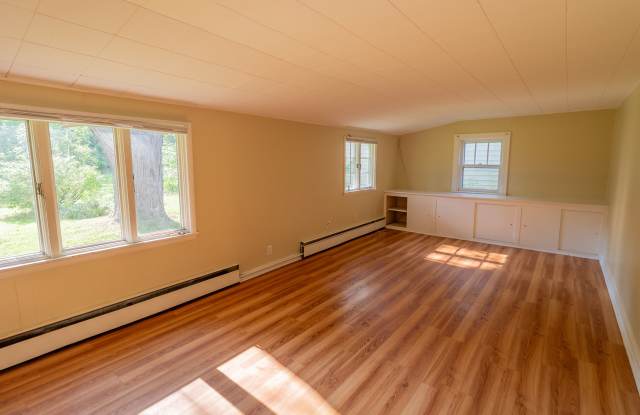 706 1/2 Nash Road photos photos