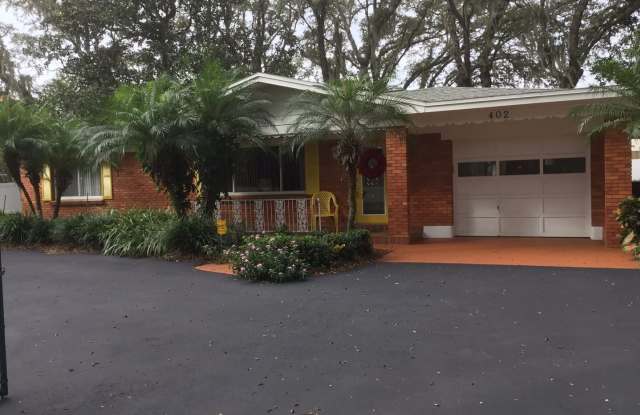 402 S Valrico Rd - 402 South Valrico Road, Brandon, FL 33594