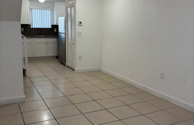 2111 Nw 37th St photos photos