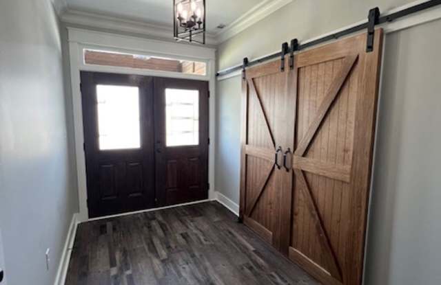 Beautiful Home in Grove Point Subdivision Gallery 3