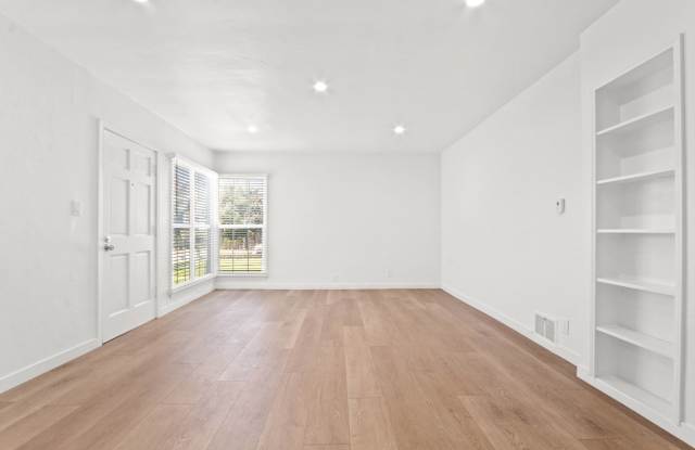 805 23rd Street Apartments photos photos