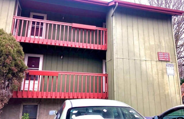 2026 Summit St. photos photos 2026 Summit St. photos photos