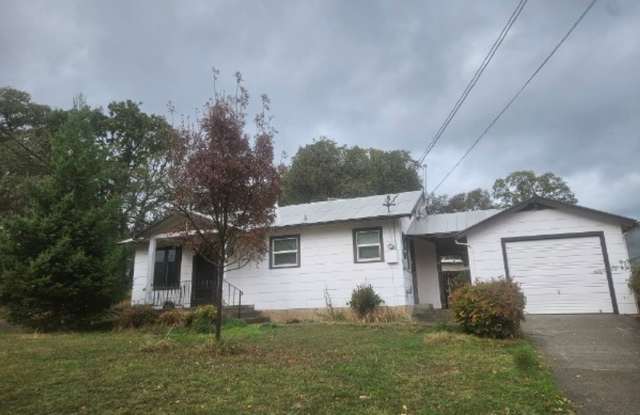 Rental in central Lakeport - 550 Clear Lake Avenue, Lakeport, CA 95453