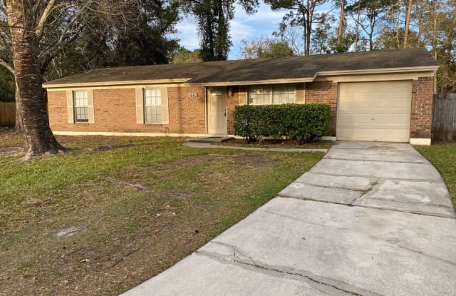 1643 Rhonda Dr - 1643 Rhonda Drive, Lakeside, FL 32068