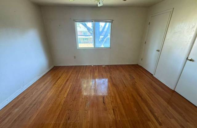 2 BED, 2 BATH BEAUTIFUL UNIT CLEVELAND! photos photos