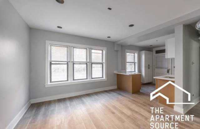 6150 North Francisco Ave. photos photos