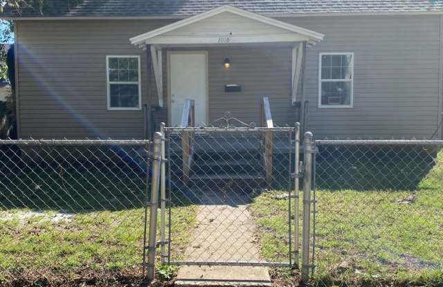 Fully Remodeled 2-Bedroom Home Near Grant Beach Park – Move-In Ready! photos photos