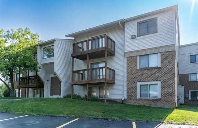 30074 W 12 Mile Road - 30074 West 12 Mile Road, Farmington Hills, MI 48334