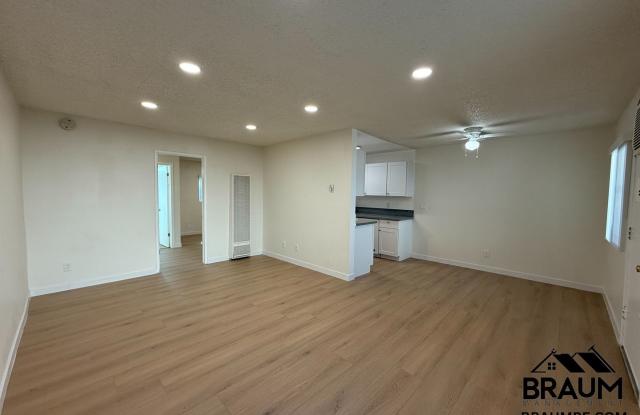 6612 SYLMAR AVE Gallery 2