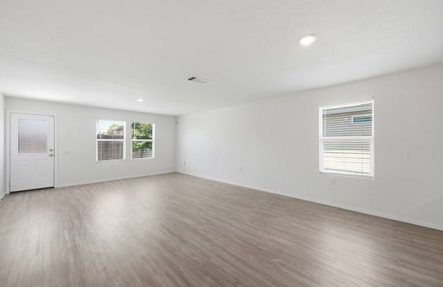 12055 Links Pkwy Gallery 4