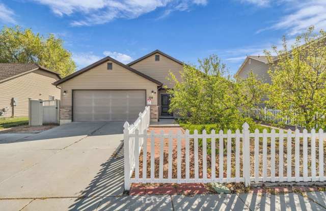 3 Bed Home with Open Layout & High Ceilings Gallery 1