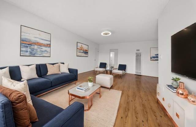 5715 Vineland Avenue Gallery 2