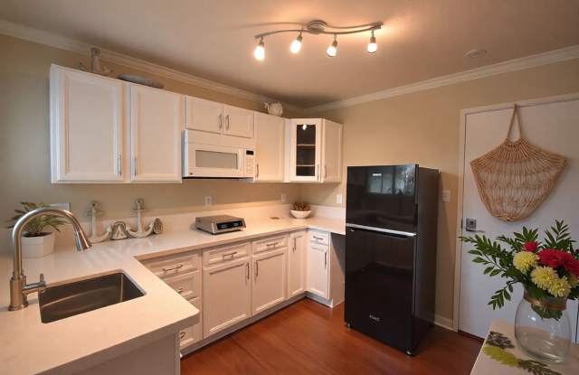 Large Kailua Studio - Utilities Included. $2300/mo - 1294 Onioni Street, Honolulu County, HI 96734 Large Kailua Studio - Utilities Included. $2300/mo - 1294 Onioni Street, Honolulu County, HI 96734