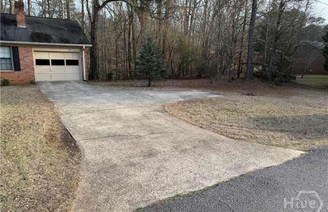 1030 Cherokee Circle Gallery 2