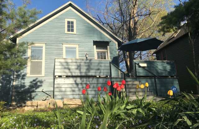 4017 Holmes St. Gallery 2