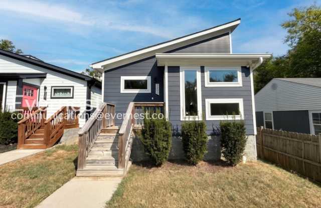 2400 Lloyd Avenue Gallery 1