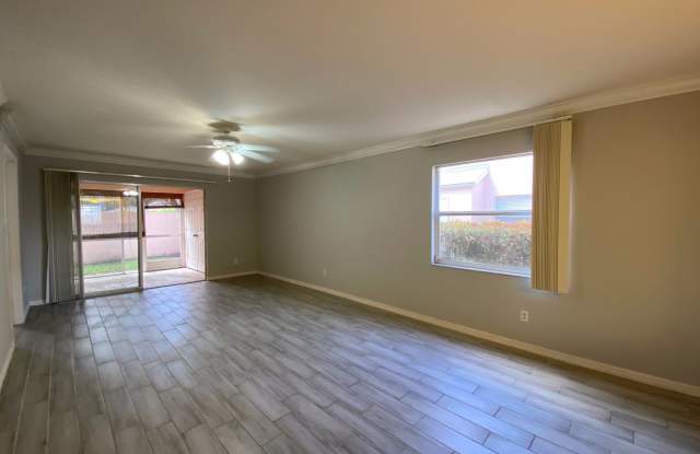ANNUAL RENTAL - 2 BED/2BATH CONDO - THE MANOR AT MORTON GROVE Gallery 4