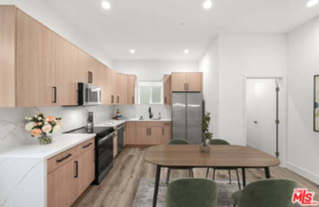 4443 Auckland Avenue Gallery 2