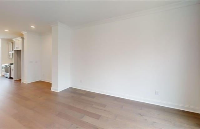 141 Basil Street Gallery 4