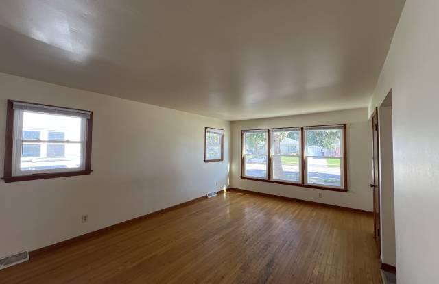 1728 Cleveland Ave - Lower Gallery 2