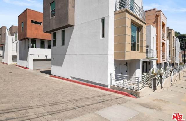 2213 Selig Dr Gallery 2