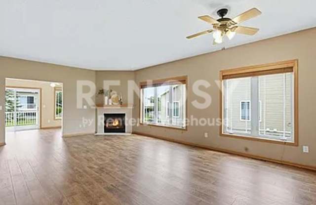 Available Now 3 Bedroom 2.5 Bath Townhouse in Otsego Gallery 4