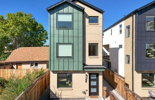 Sunny 4BR Townhome in Denver photos photos