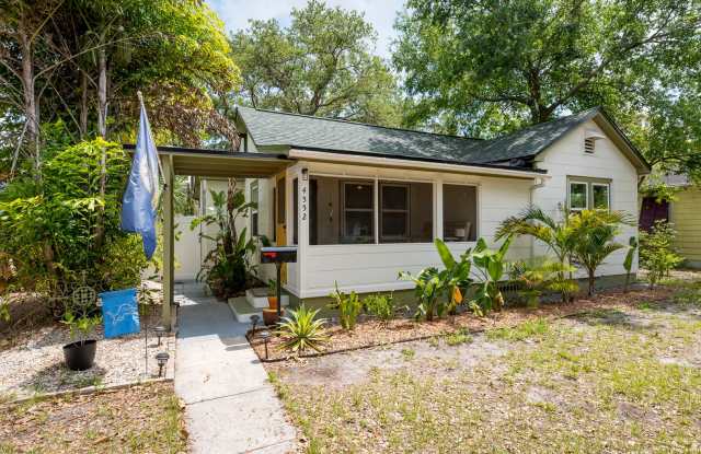 Unfurnished Charming Historic Bungalow with Stylish Updates & Spacious Backyard Gallery 1