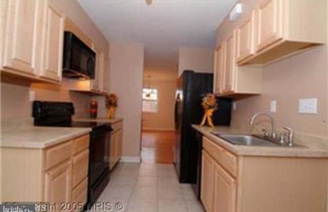 9429 CURRAN ROAD Gallery 2