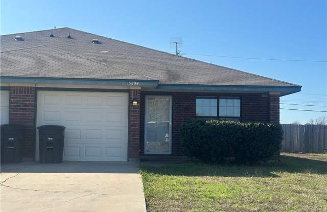 5204 Daybreak Drive Gallery 1