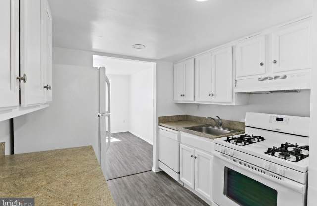 9427 MERRYREST Road Gallery 4
