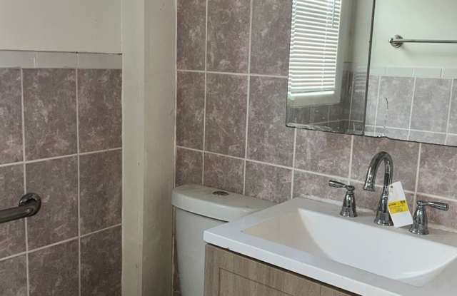 Spacious Home Available for Rent! W/D! Available Now! Gallery 4